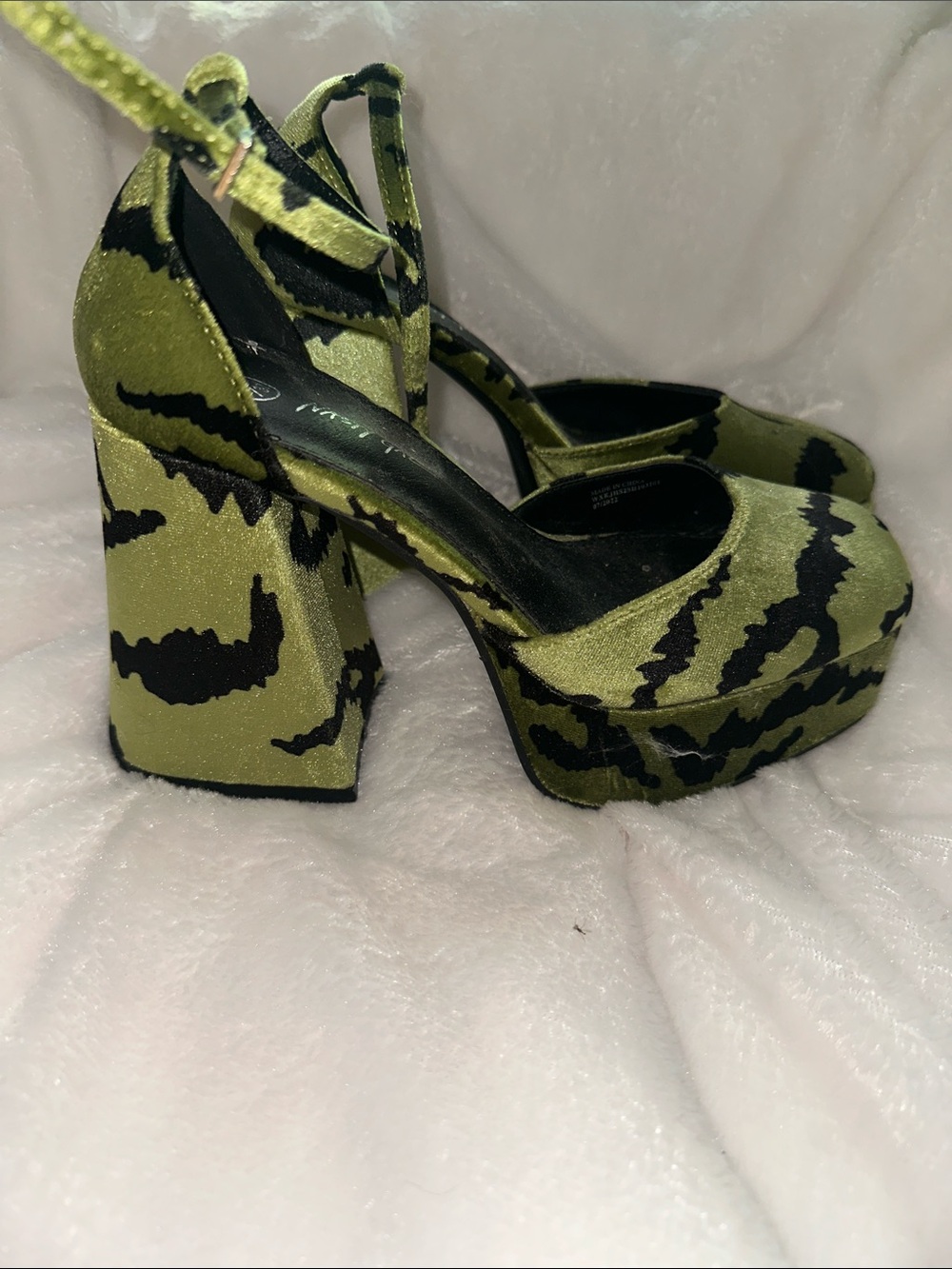 Nasty Gal  velvet Platform Heels - - Picture 4 of 6